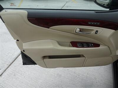 2010 Lexus LS 460   - Photo 27 - Cincinnati, OH 45255