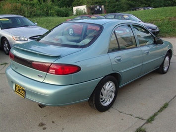 1999 Ford Escort SE   - Photo 6 - Cincinnati, OH 45255