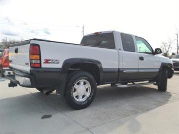 2004 GMC Sierra 1500 SLT   - Photo 13 - Cincinnati, OH 45255