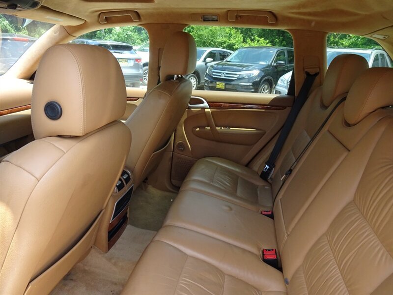 2004 Porsche Cayenne Turbo - Photo 14 - Cincinnati, OH 45255