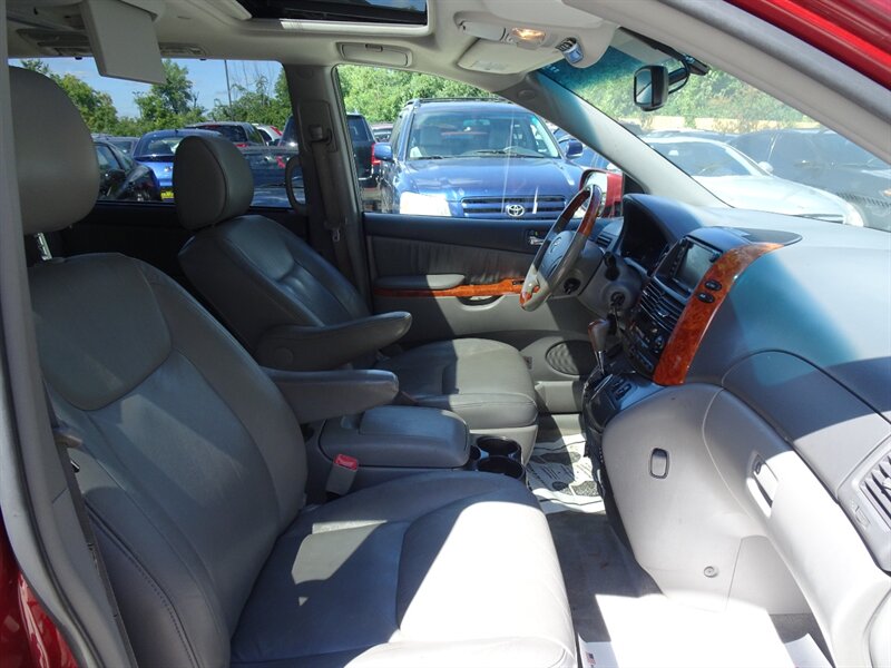2009 Toyota Sienna XLE 3.5L V6 FWD - Photo 15 - Cincinnati, OH 45255