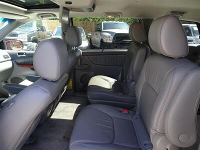2009 Toyota Sienna XLE  3.5L V6 FWD - Photo 11 - Cincinnati, OH 45255