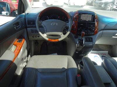 2009 Toyota Sienna XLE  3.5L V6 FWD - Photo 9 - Cincinnati, OH 45255