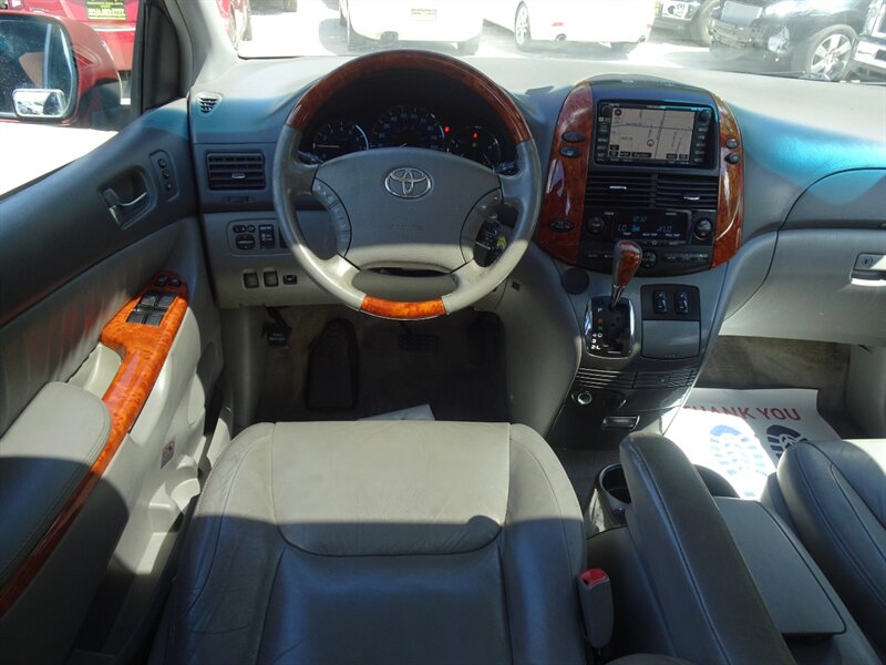 2009 Toyota Sienna XLE 3.5L V6 FWD - Photo 9 - Cincinnati, OH 45255