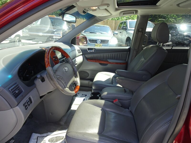 2009 Toyota Sienna XLE 3.5L V6 FWD - Photo 10 - Cincinnati, OH 45255
