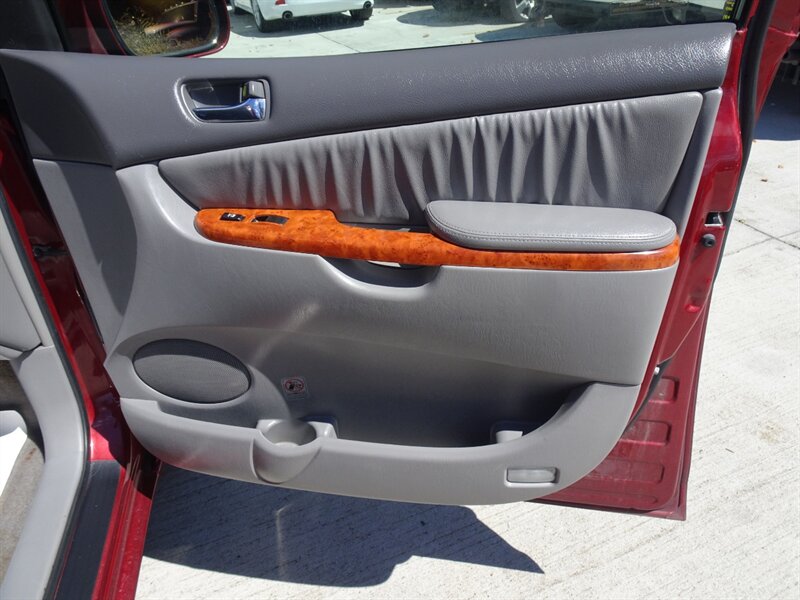2009 Toyota Sienna XLE 3.5L V6 FWD - Photo 27 - Cincinnati, OH 45255