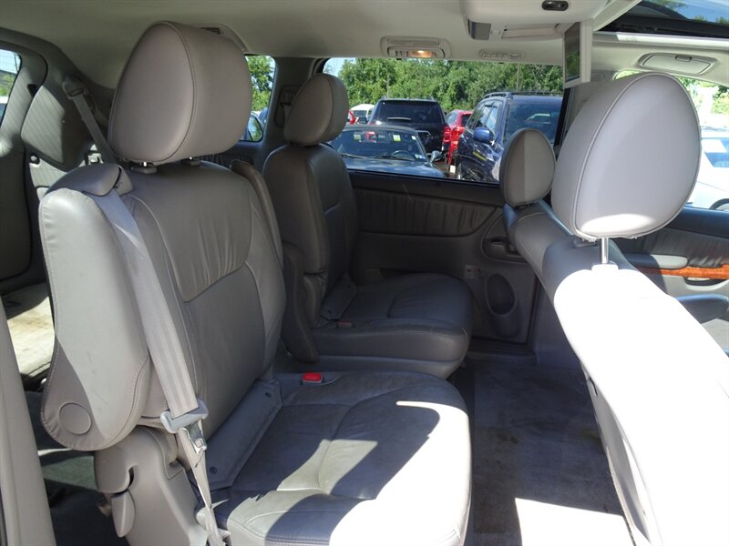 2009 Toyota Sienna XLE 3.5L V6 FWD - Photo 14 - Cincinnati, OH 45255