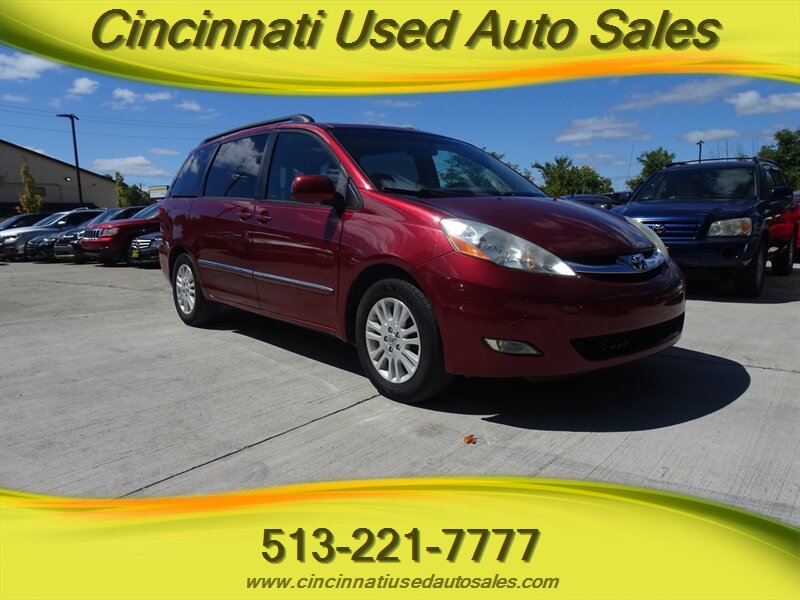 2009 Toyota Sienna XLE 3.5L V6 FWD - Photo 1 - Cincinnati, OH 45255
