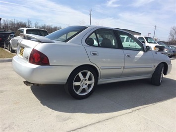 2006 Nissan Sentra SE-R   - Photo 13 - Cincinnati, OH 45255