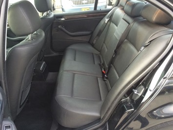 2003 BMW 3 Series 325xi   - Photo 15 - Cincinnati, OH 45255