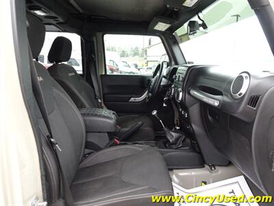 2017 Jeep Wrangler Unlimited Sahara   - Photo 15 - Cincinnati, OH 45255