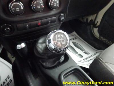 2017 Jeep Wrangler Unlimited Sahara   - Photo 17 - Cincinnati, OH 45255