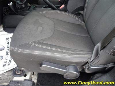 2017 Jeep Wrangler Unlimited Sahara   - Photo 21 - Cincinnati, OH 45255