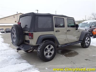 2017 Jeep Wrangler Unlimited Sahara   - Photo 6 - Cincinnati, OH 45255