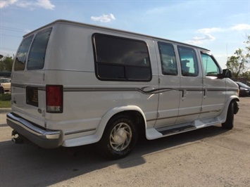 2000 FORD E150 ECONOLINE   - Photo 13 - Cincinnati, OH 45255