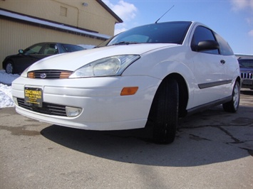 2001 Ford Focus ZX3   - Photo 11 - Cincinnati, OH 45255