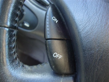 2001 Ford Focus ZX3   - Photo 20 - Cincinnati, OH 45255