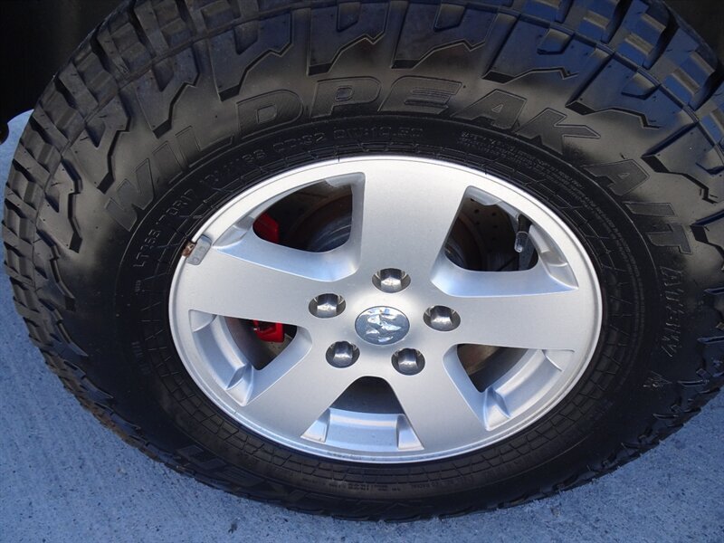 2012 RAM Ram Pickup 1500 Outdoorsman  5.7L HEMI V8 4X4 - Photo 18 - Cincinnati, OH 45255