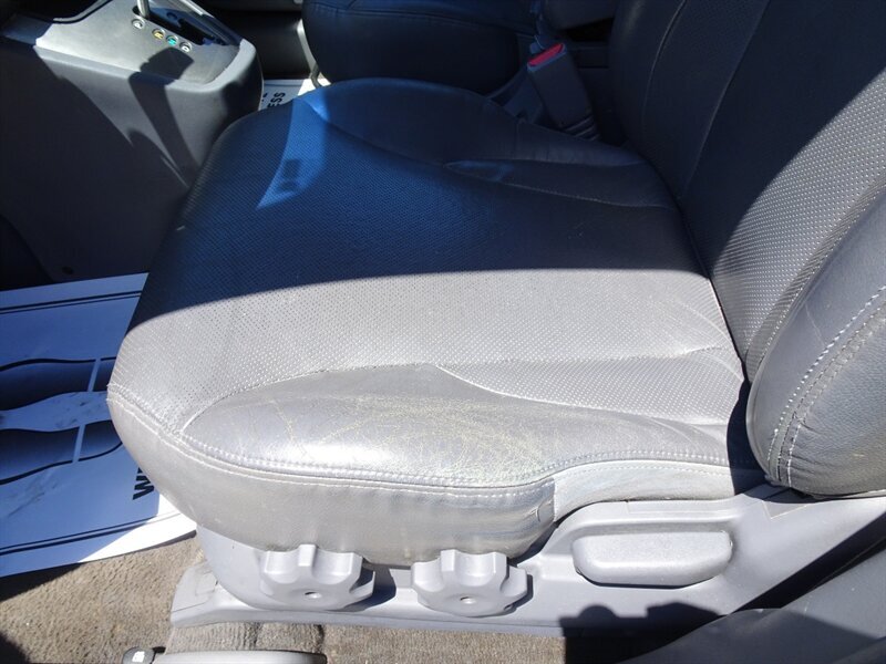 2005 Hyundai Tucson GLS - Photo 18 - Cincinnati, OH 45255