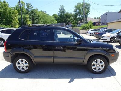 2005 Hyundai Tucson GLS - Photo 2 - Cincinnati, OH 45255