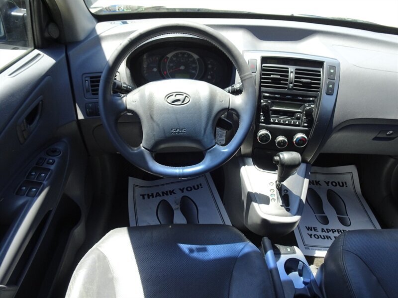 2005 Hyundai Tucson GLS - Photo 9 - Cincinnati, OH 45255