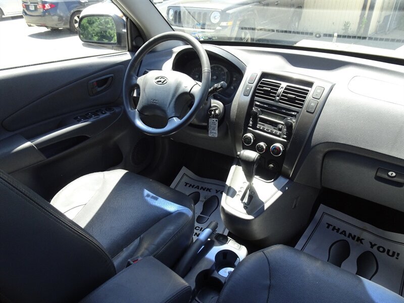 2005 Hyundai Tucson GLS - Photo 13 - Cincinnati, OH 45255