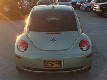 2008 Volkswagen New Beetle S   - Photo 5 - Cincinnati, OH 45255