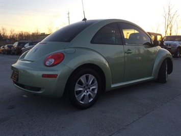 2008 Volkswagen New Beetle S   - Photo 13 - Cincinnati, OH 45255