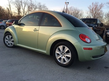 2008 Volkswagen New Beetle S   - Photo 12 - Cincinnati, OH 45255