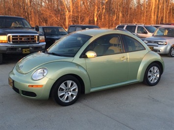 2008 Volkswagen New Beetle S   - Photo 3 - Cincinnati, OH 45255