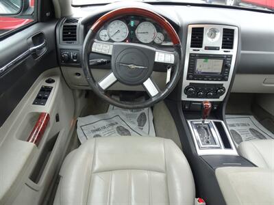 2006 Chrysler 300 C  5.7L HEMI V8 RWD - Photo 9 - Cincinnati, OH 45255