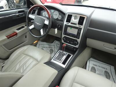 2006 Chrysler 300 C  5.7L HEMI V8 RWD - Photo 13 - Cincinnati, OH 45255