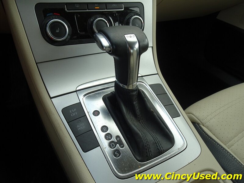 2010 Volkswagen CC Sport - Photo 18 - Cincinnati, OH 45255