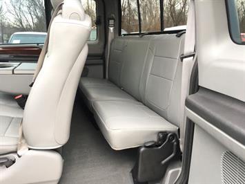 2006 Ford F-350 Super Duty Lariat   - Photo 15 - Cincinnati, OH 45255