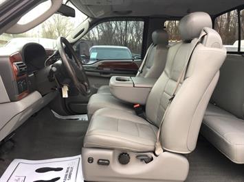 2006 Ford F-350 Super Duty Lariat   - Photo 14 - Cincinnati, OH 45255