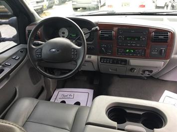2006 Ford F-350 Super Duty Lariat   - Photo 7 - Cincinnati, OH 45255