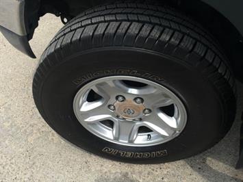 1996 Toyota 4Runner SR5   - Photo 28 - Cincinnati, OH 45255