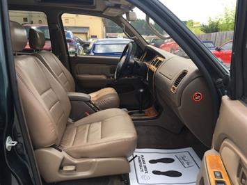 1996 Toyota 4Runner SR5   - Photo 8 - Cincinnati, OH 45255