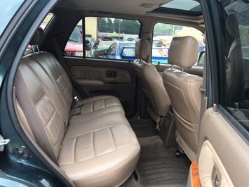 1996 Toyota 4Runner SR5   - Photo 9 - Cincinnati, OH 45255