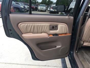 1996 Toyota 4Runner SR5   - Photo 22 - Cincinnati, OH 45255