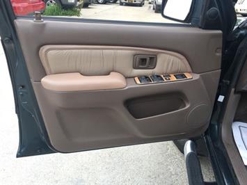 1996 Toyota 4Runner SR5   - Photo 20 - Cincinnati, OH 45255
