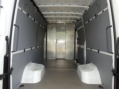 2015 Mercedes-Benz Sprinter Freightliner Sprinter 3500  3.0L V6 Bluetec Diesel Cargo RWD - Photo 29 - Cincinnati, OH 45255