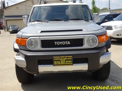 2014 Toyota FJ Cruiser   - Photo 2 - Cincinnati, OH 45255