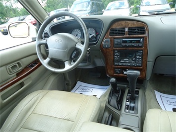 1999 INFINITI QX4   - Photo 7 - Cincinnati, OH 45255