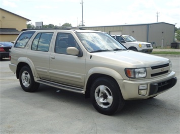 1999 INFINITI QX4   - Photo 1 - Cincinnati, OH 45255