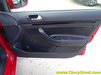 2010 Volkswagen Jetta SportWagen TDI   - Photo 23 - Cincinnati, OH 45255
