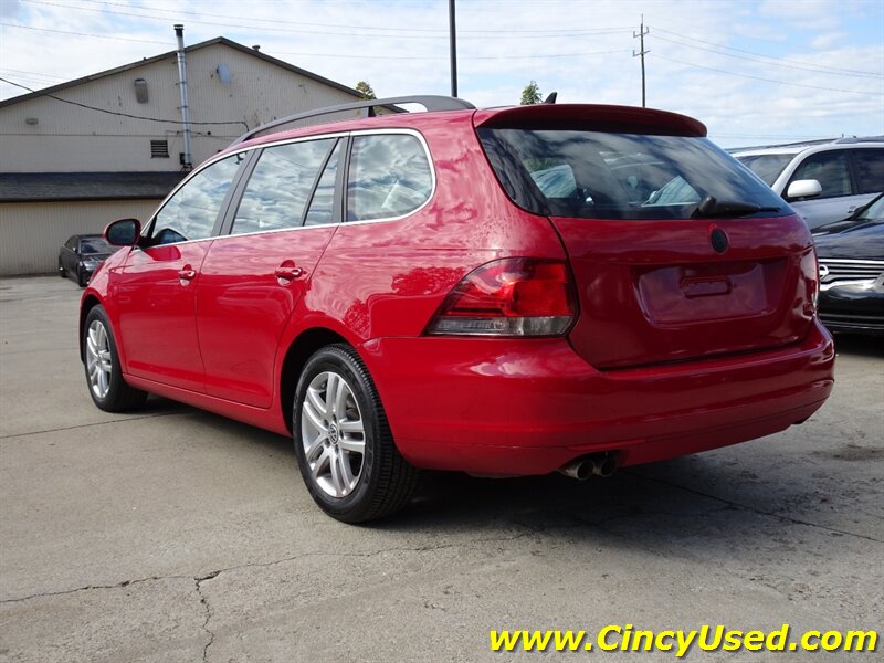 2010 Volkswagen Jetta SportWagen TDI - Photo 10 - Cincinnati, OH 45255