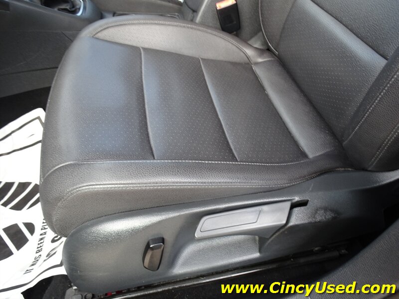 2010 Volkswagen Jetta SportWagen TDI - Photo 17 - Cincinnati, OH 45255