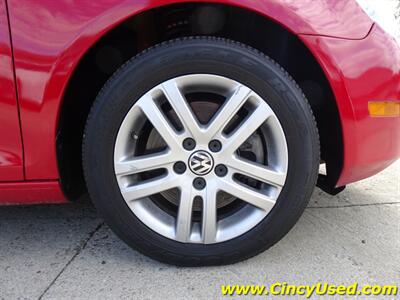 2010 Volkswagen Jetta SportWagen TDI   - Photo 4 - Cincinnati, OH 45255