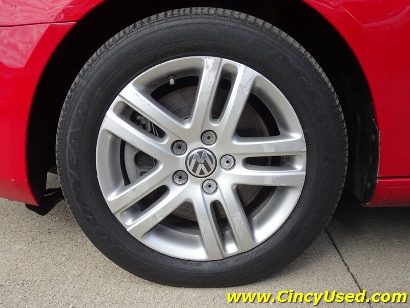 2010 Volkswagen Jetta SportWagen TDI - Photo 12 - Cincinnati, OH 45255